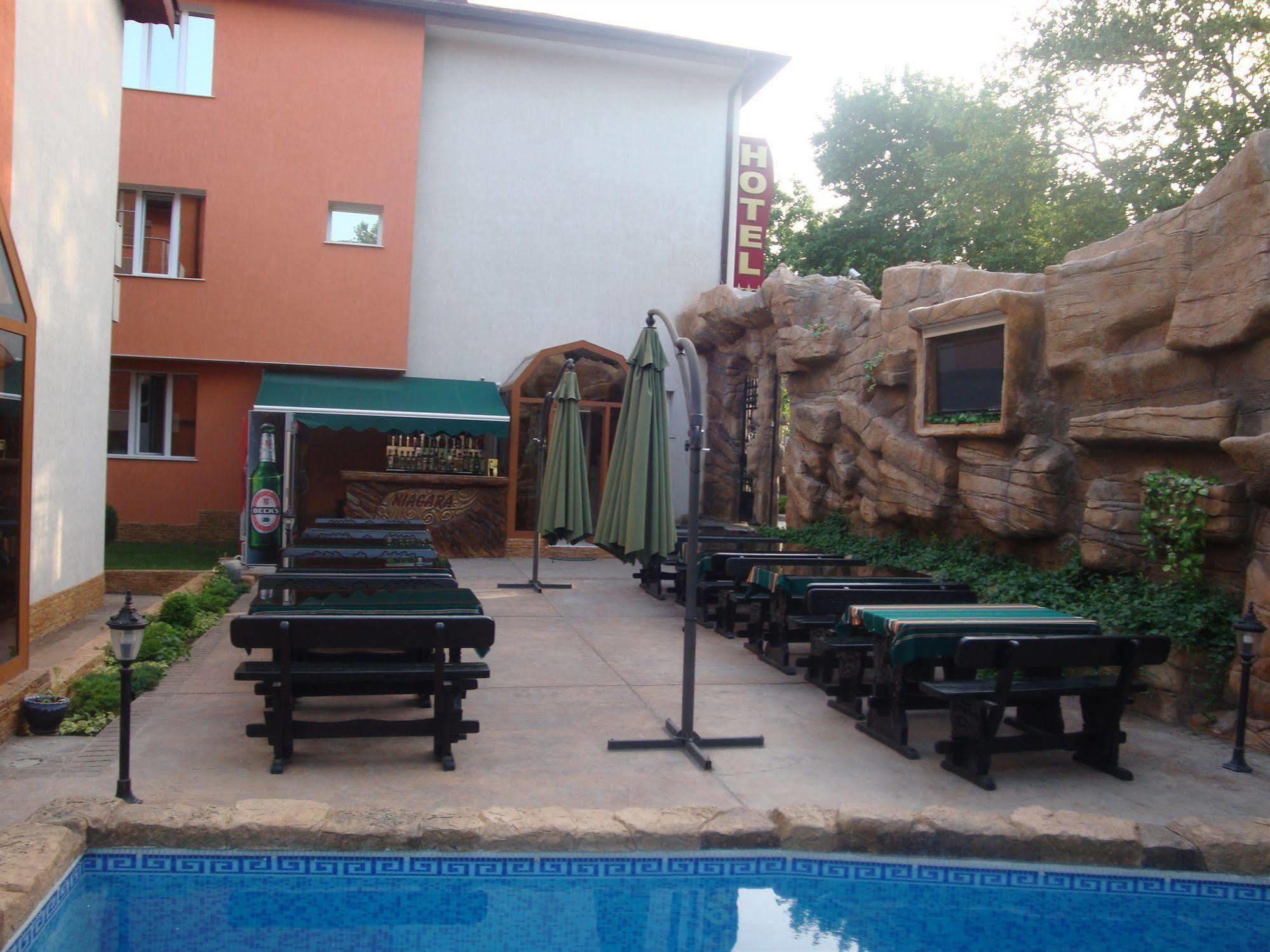 Family Hotel Niagara Varna Extérieur photo
